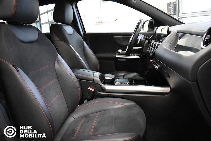 MERCEDES-BENZ GLA 200 d Automatic Premium